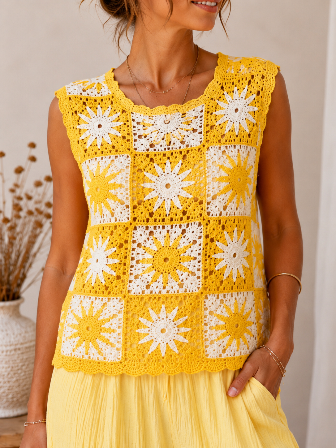 Haut soleil en crochet jaune