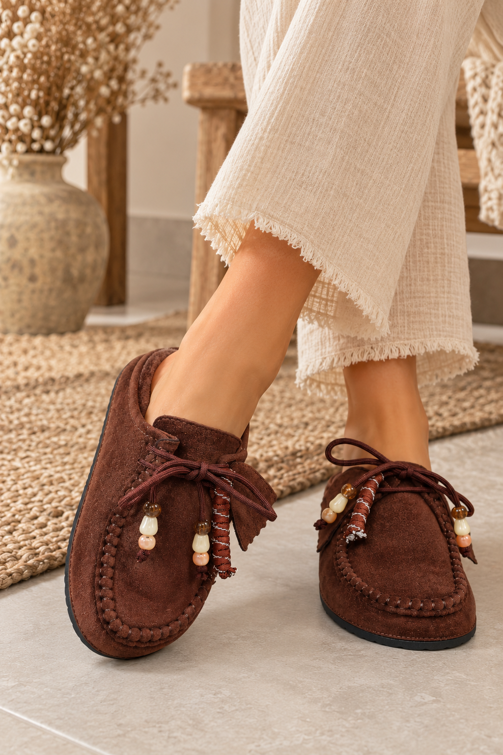 Mules fourrées marron à lacets