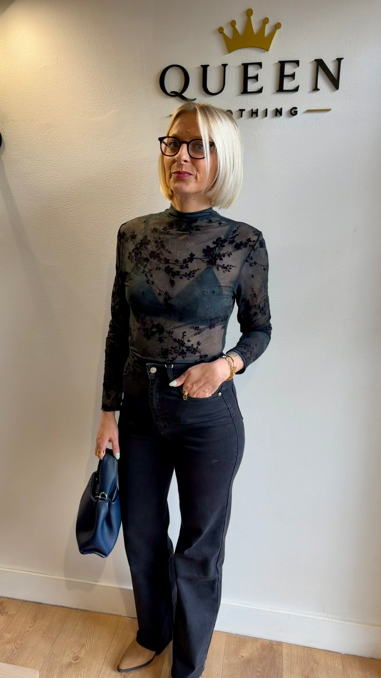 PULL FLEURI NOIR