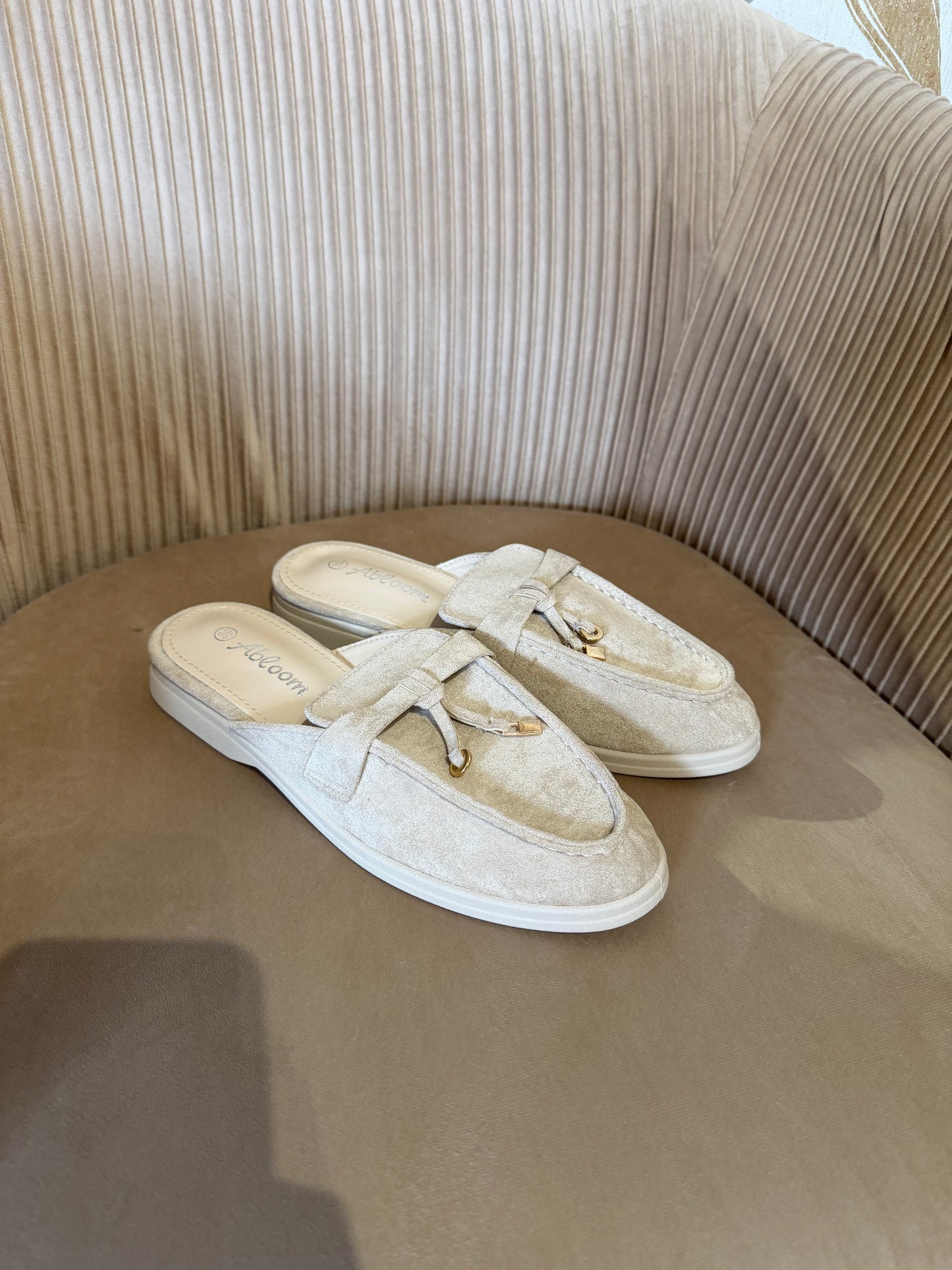 Mules beiges douces en daim – Confort luxe & élégance minimaliste