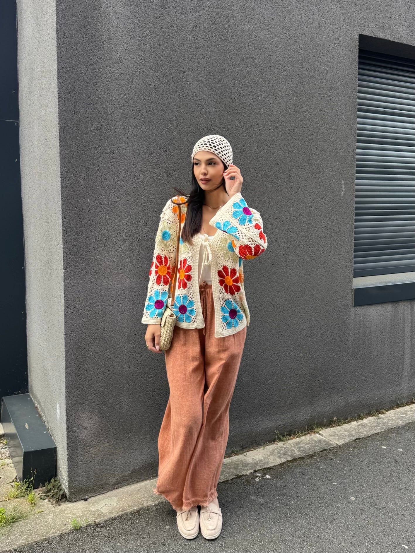 GILET EN CROCHET IMPRIMÉ FLEUR COLORÉ