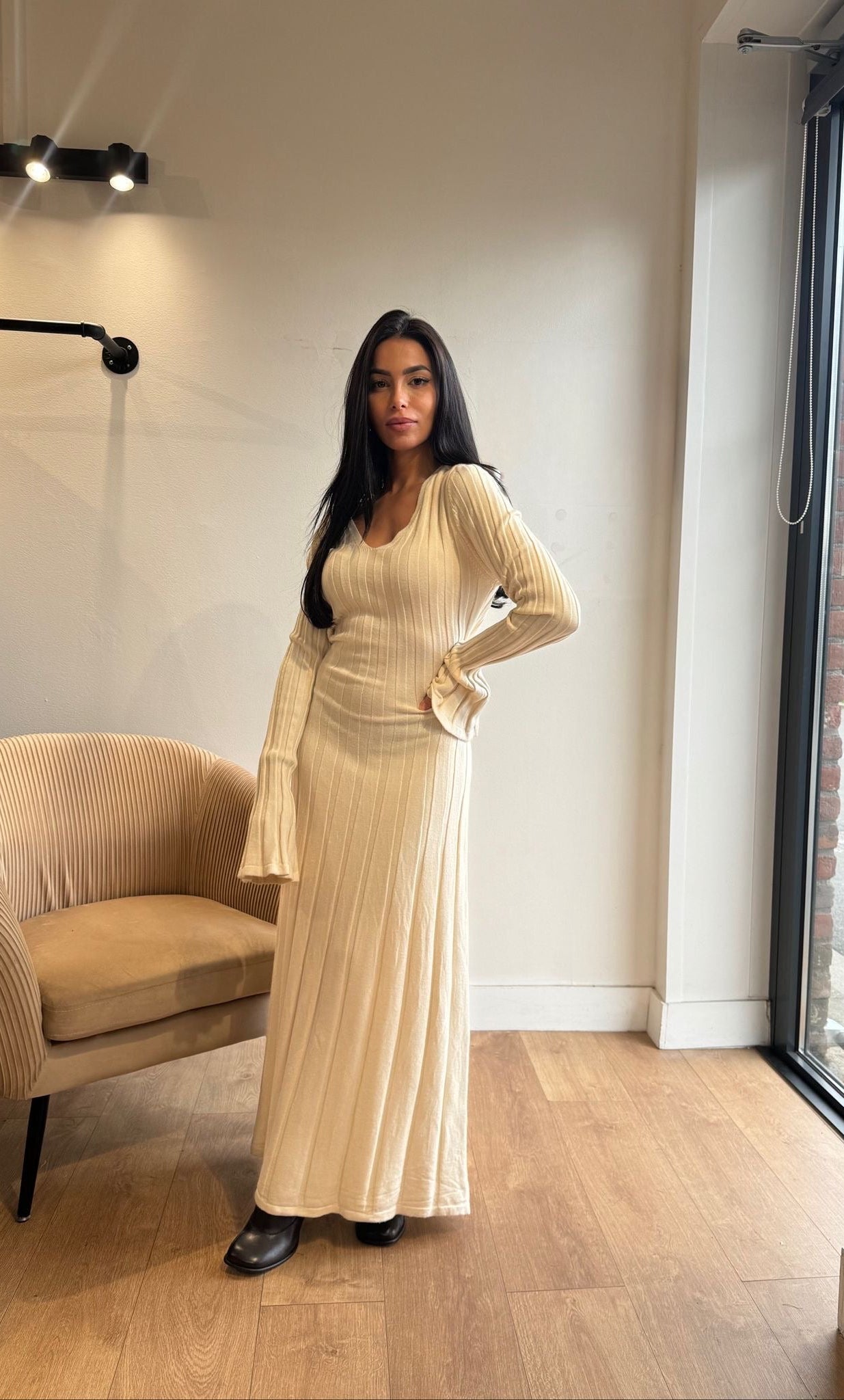 ROBE LONGUE COL V CRÈME