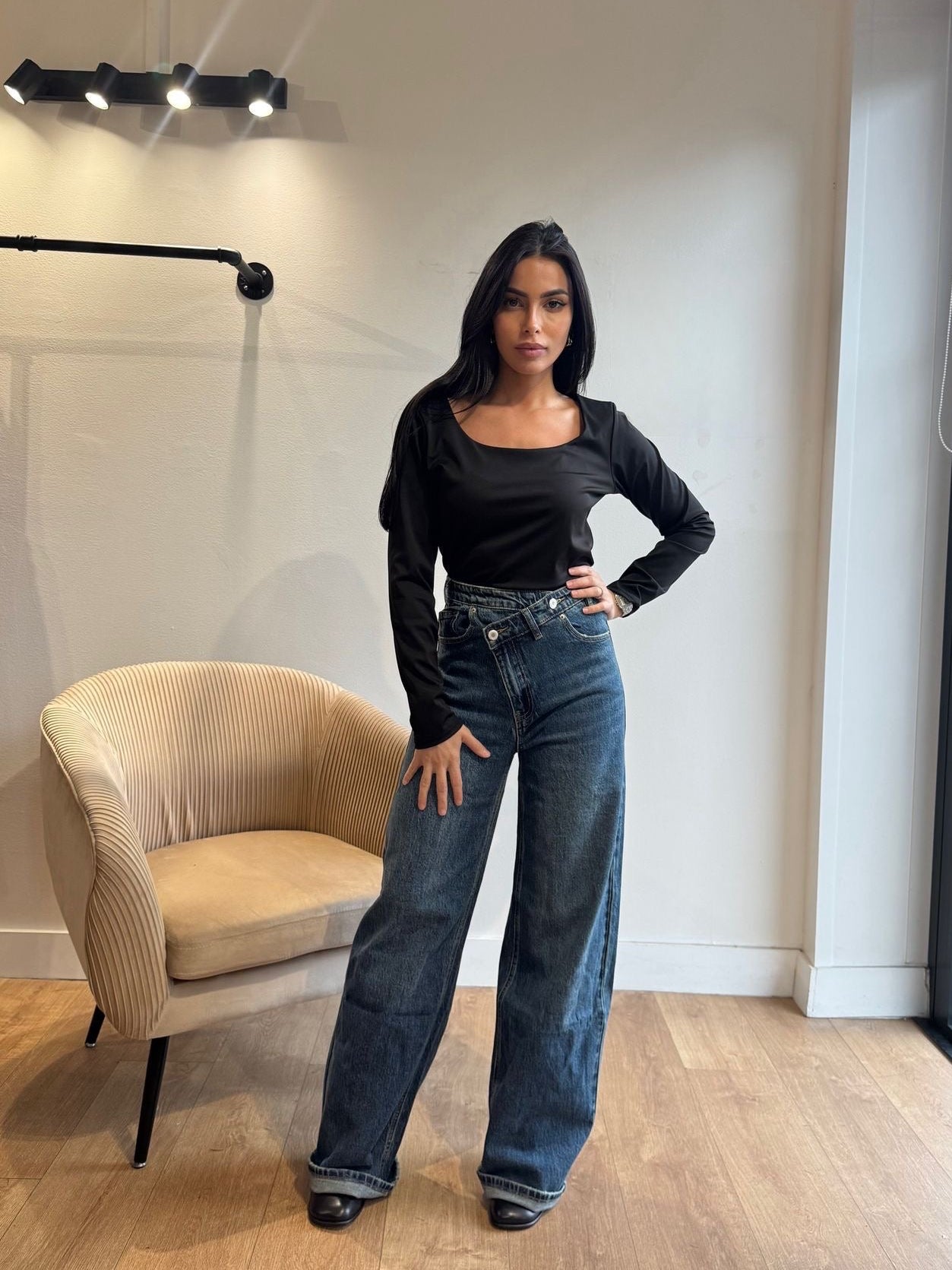 JEANS TAILLE HAUTE CROISÉ