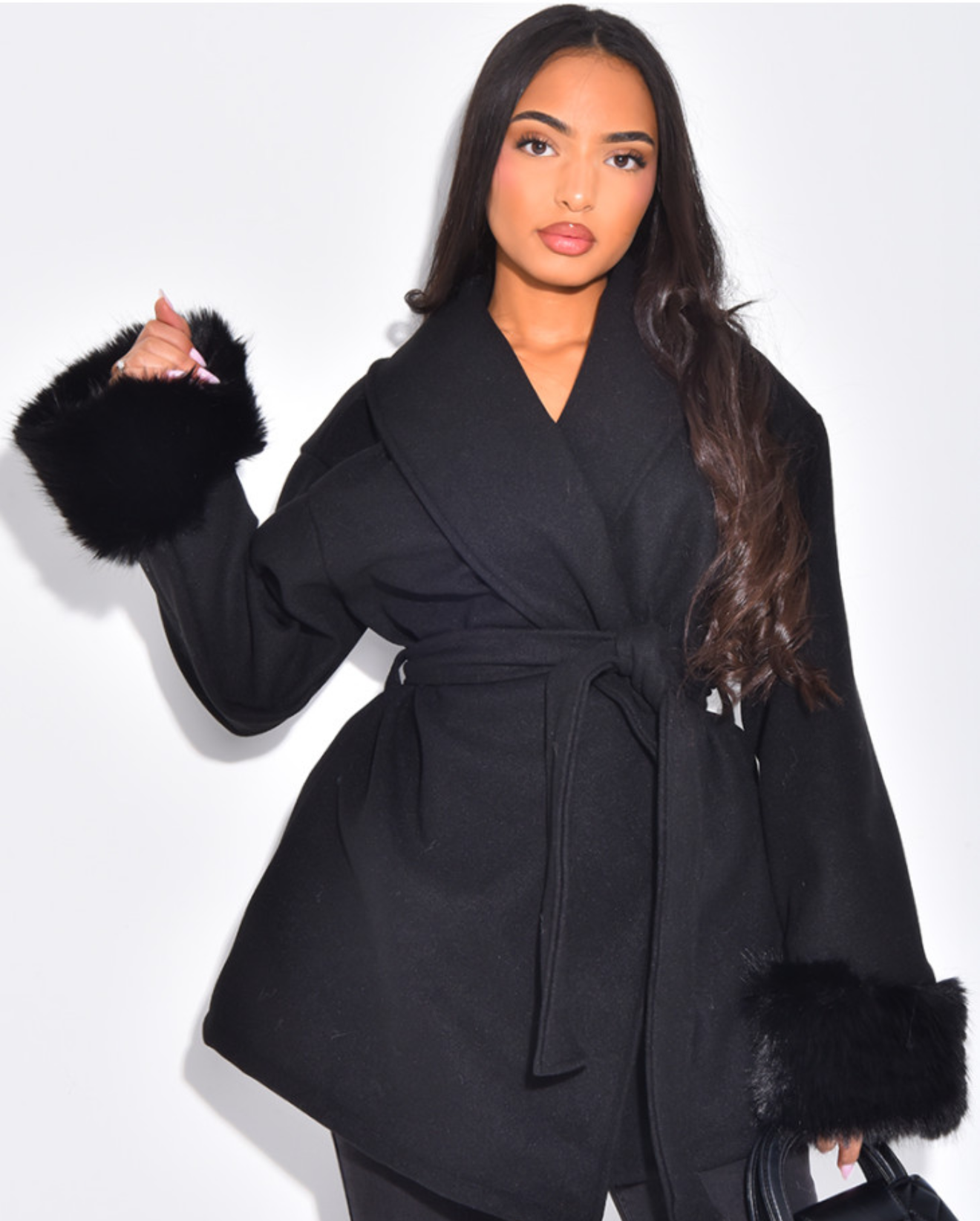 VESTE NOIR MANCHE FOURRURE