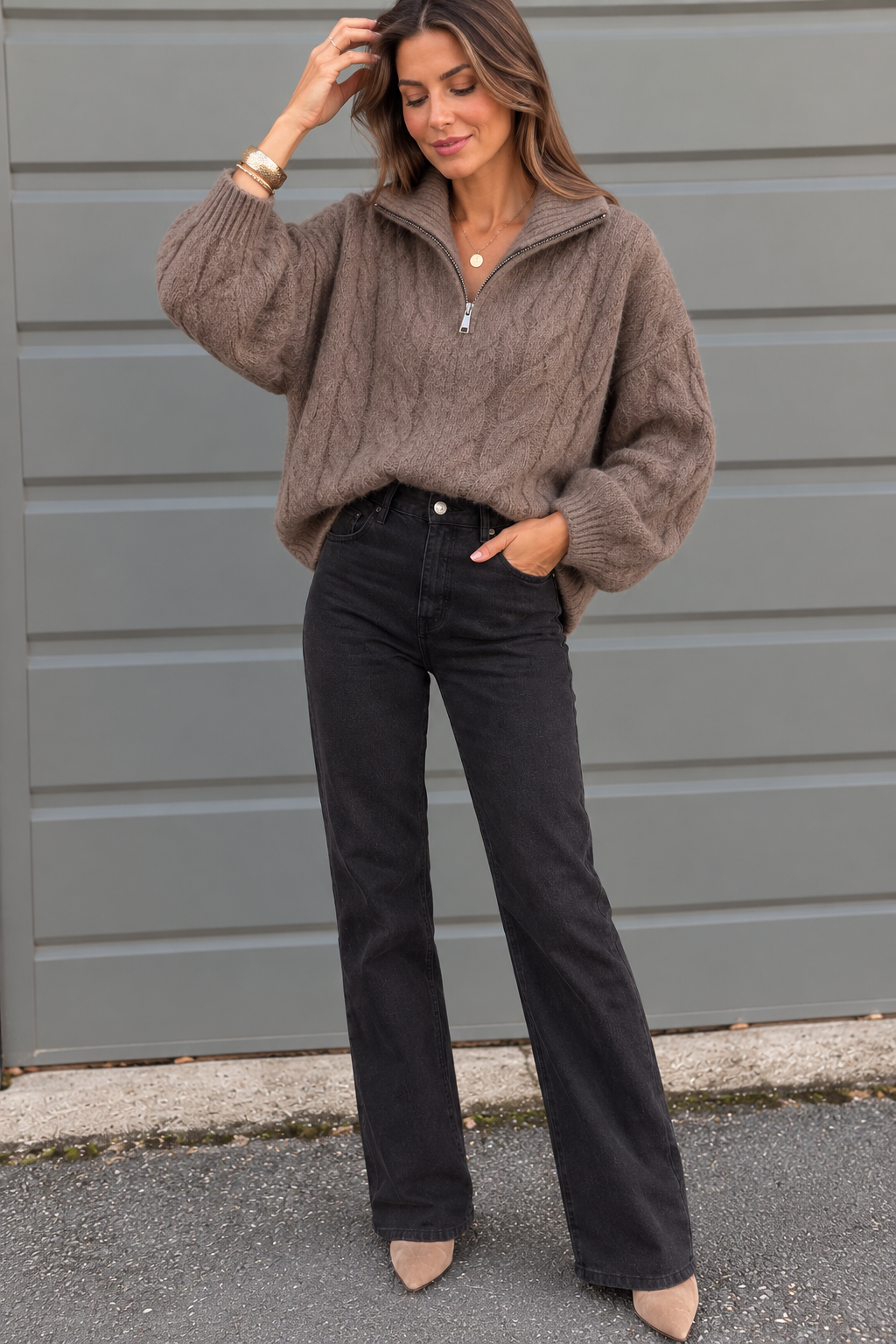 Pull taupe torsadé en laine et alpaga à col zippé
