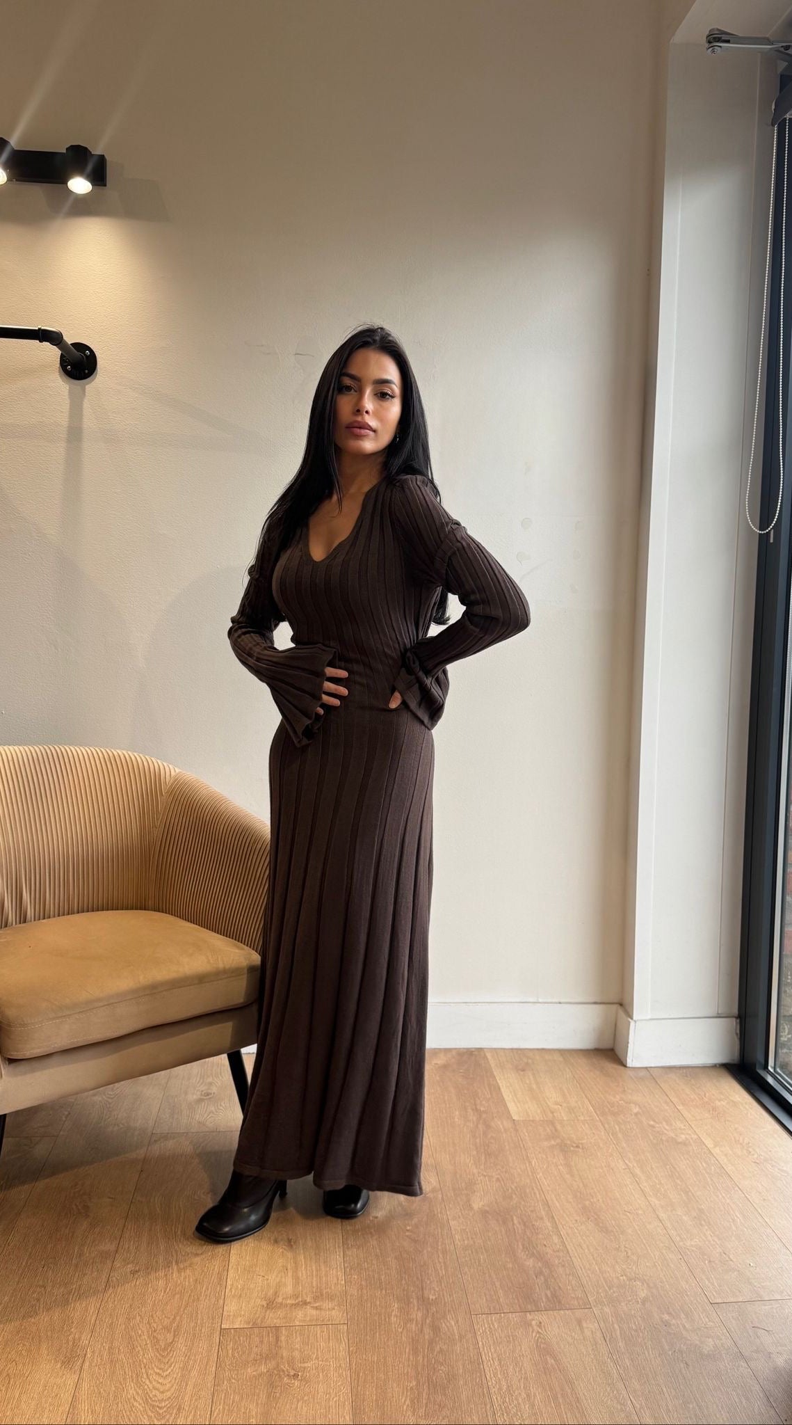 ROBE LONGUE COL V CHOCO