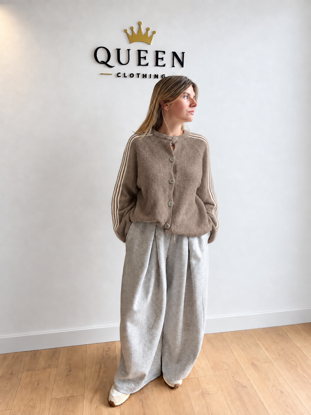 GILET MARRON OVERSIZE À BANDES BLANCHES