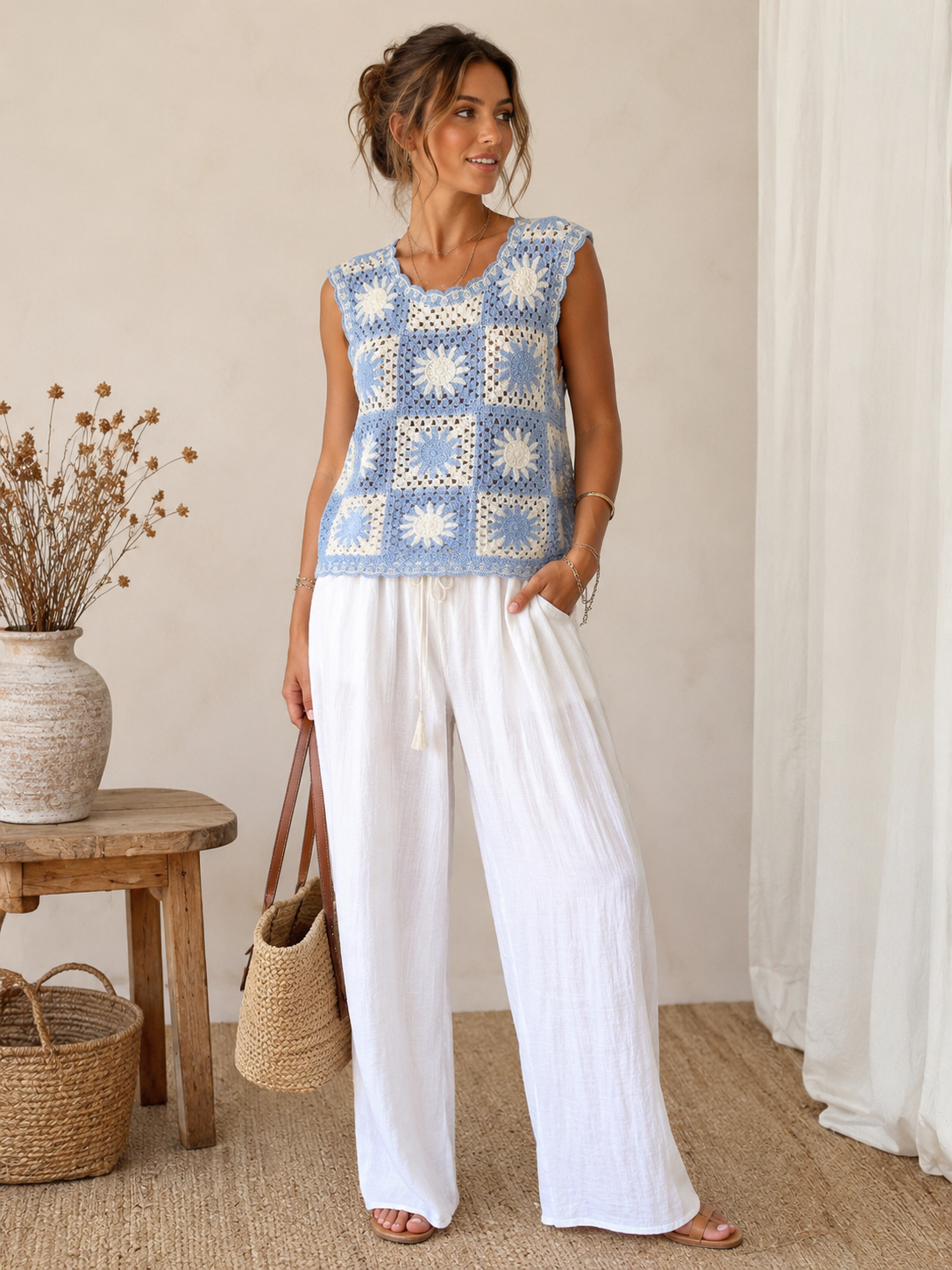 Haut soleil en crochet bleu/blanc