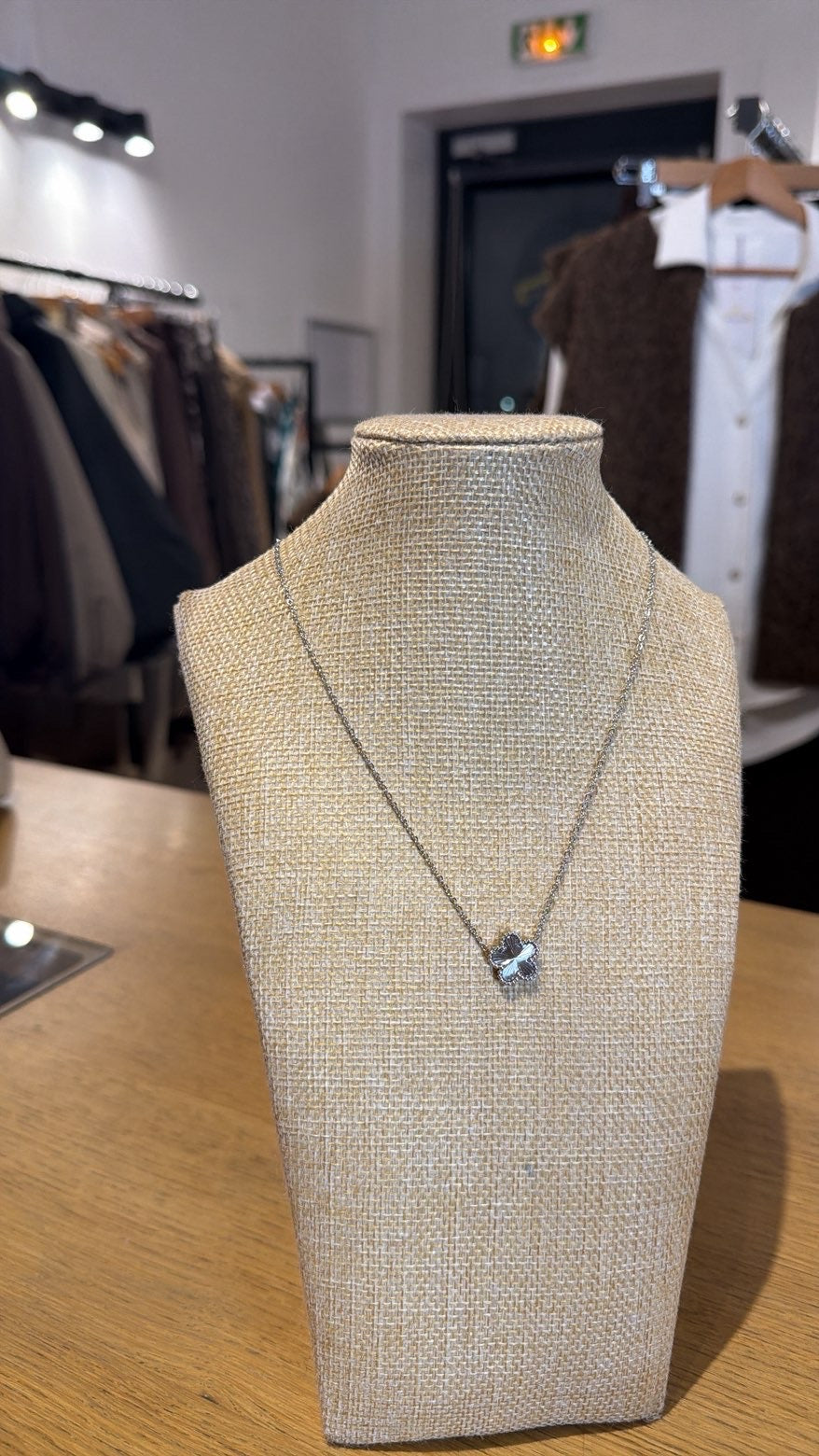 COLLIER DORÉ FLEUR BRILLANTE