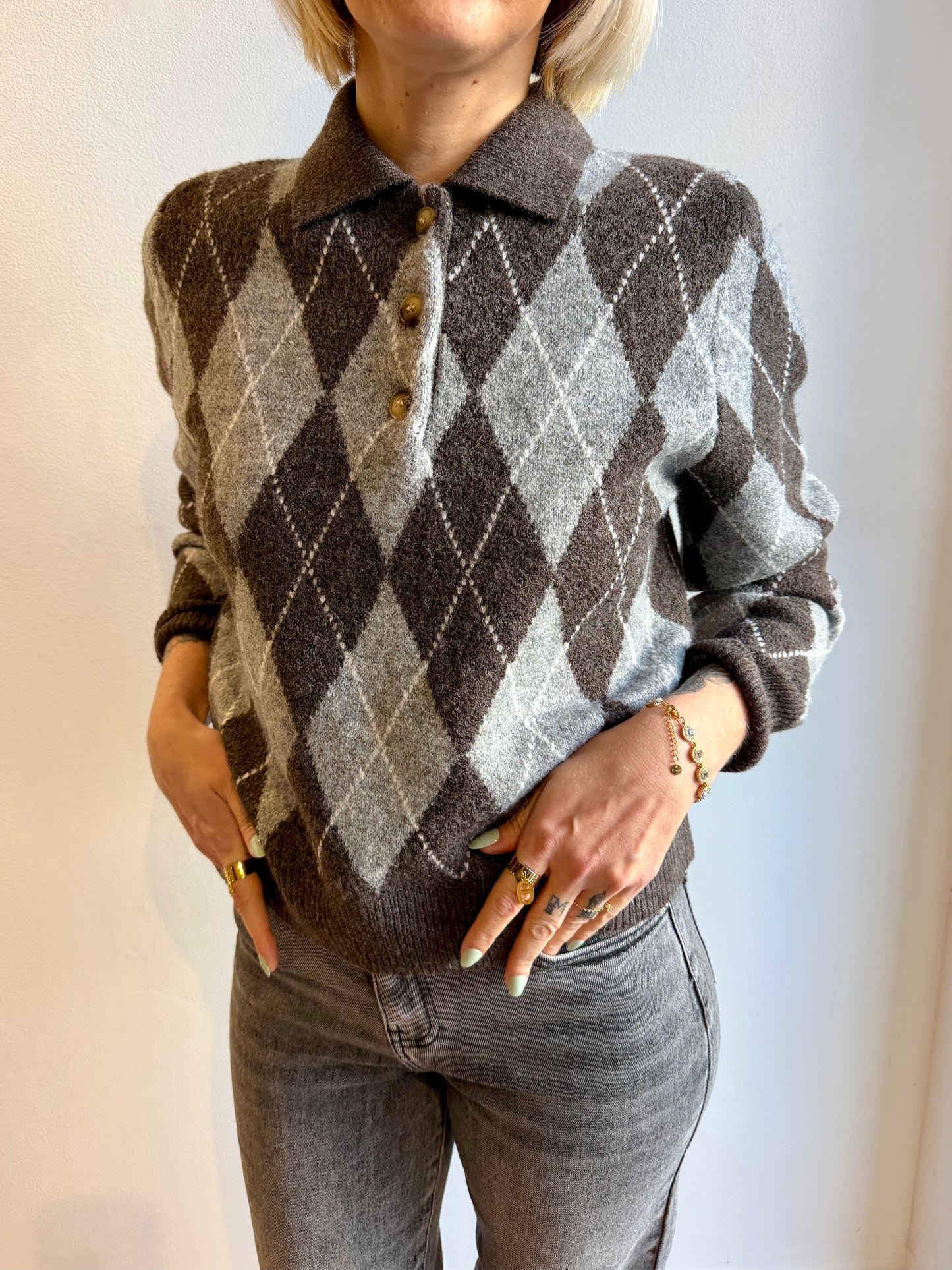 PULL EN MAILLE À LOSANGES