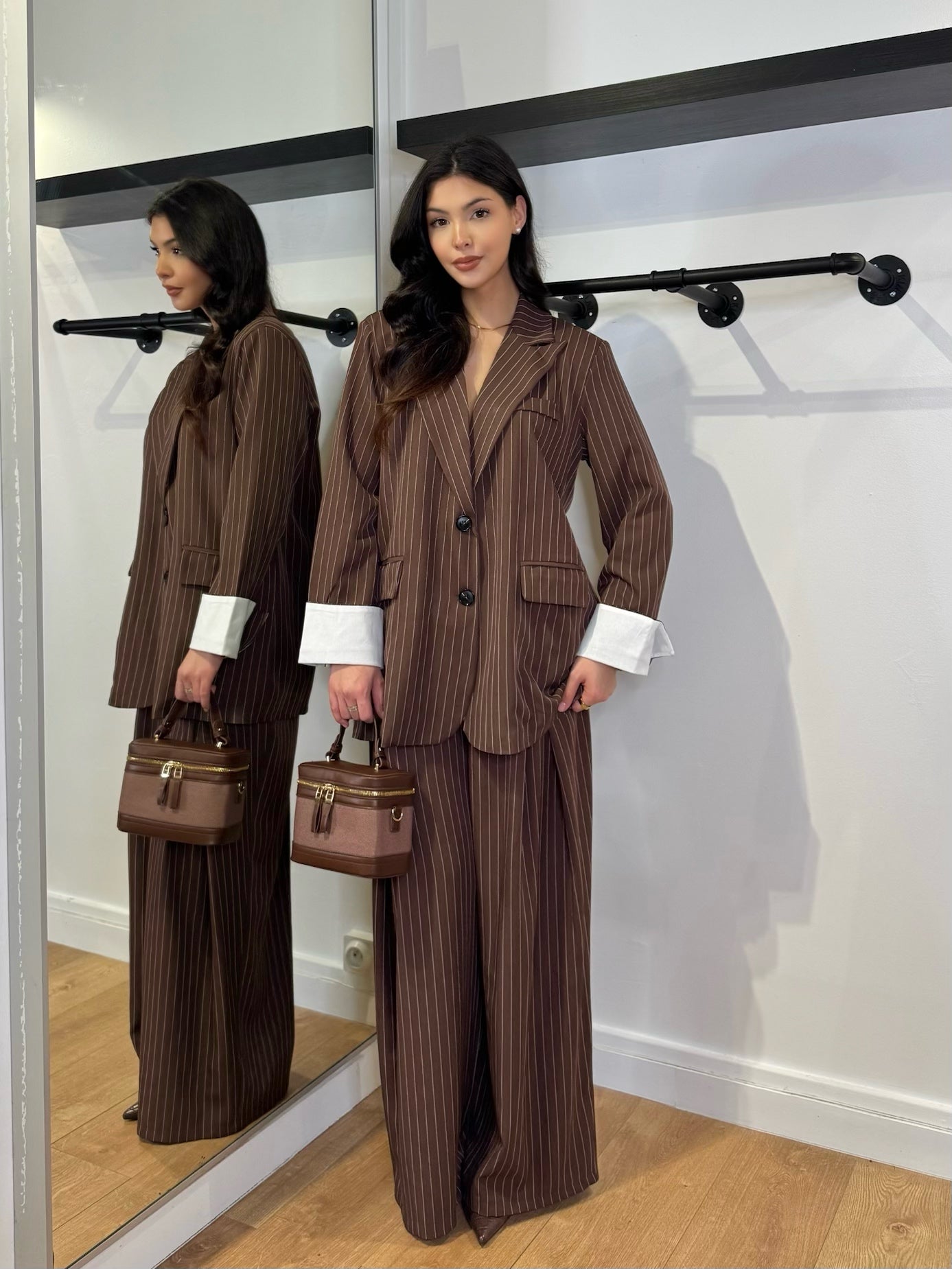 PANTALON À PINCE À RAYURE MARRON