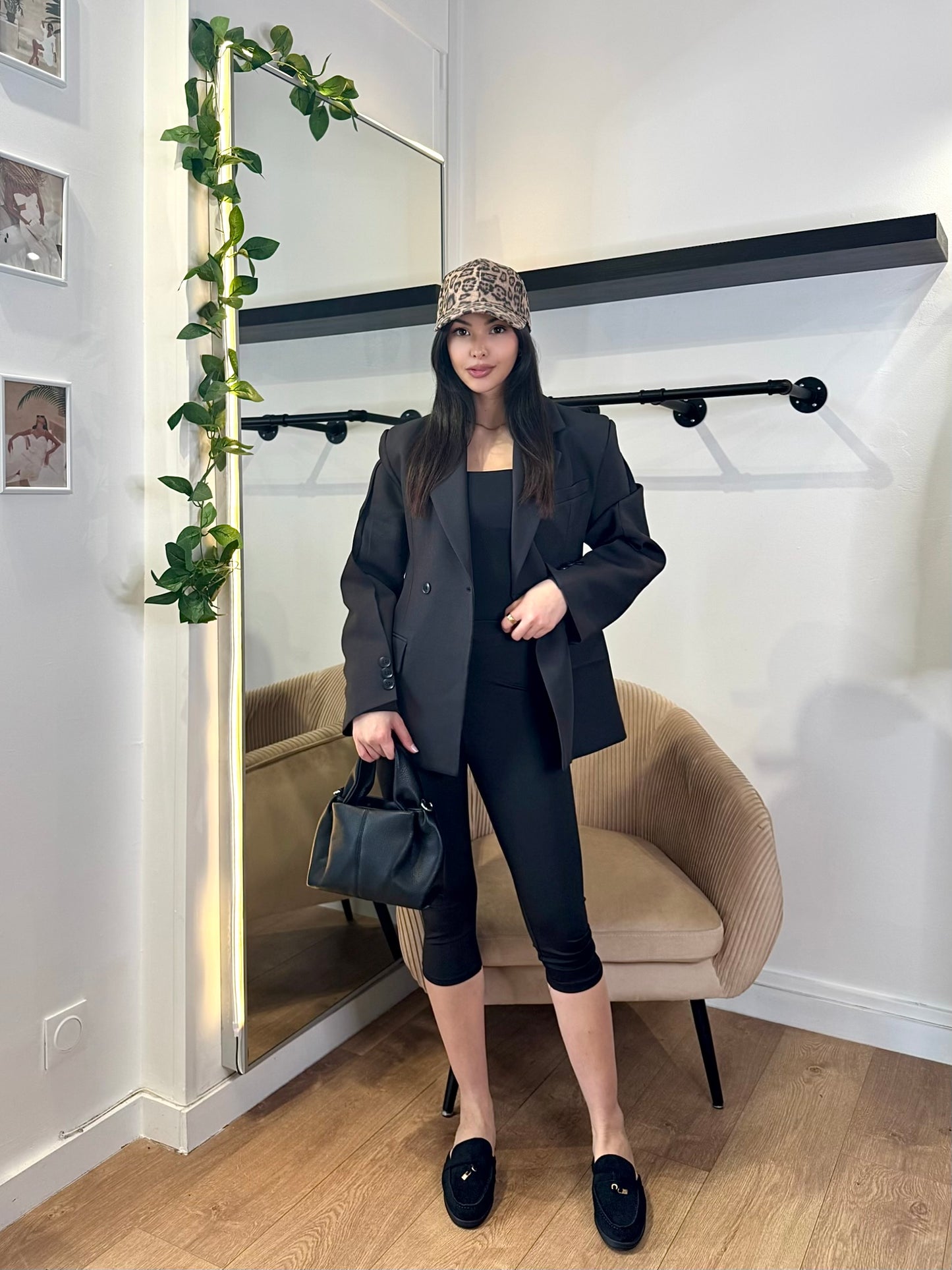 Capri noir – Confort chic & style intemporec