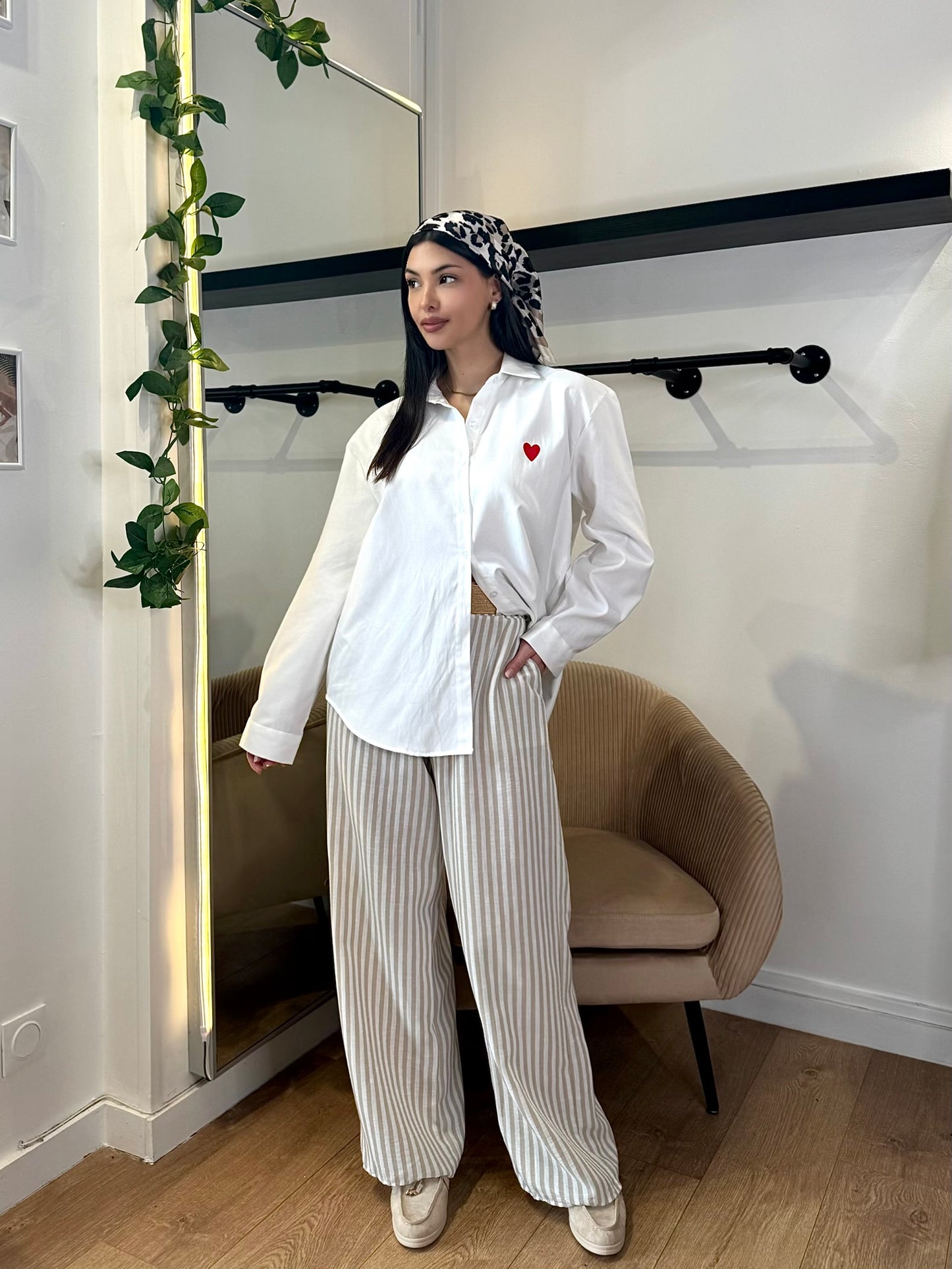 PANTALON LEGER RAYÉ BEIGE AVEC CEINTURE