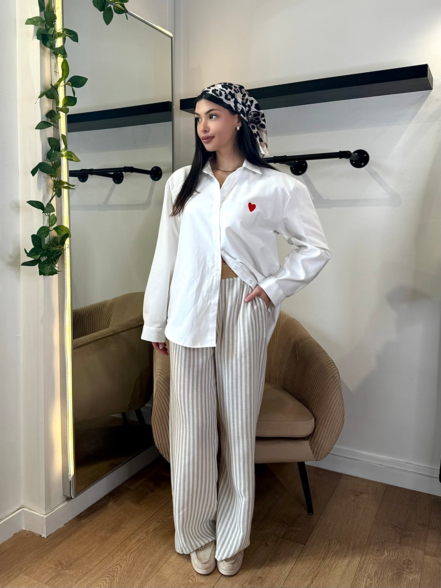 PANTALON LEGER RAYÉ BEIGE AVEC CEINTURE
