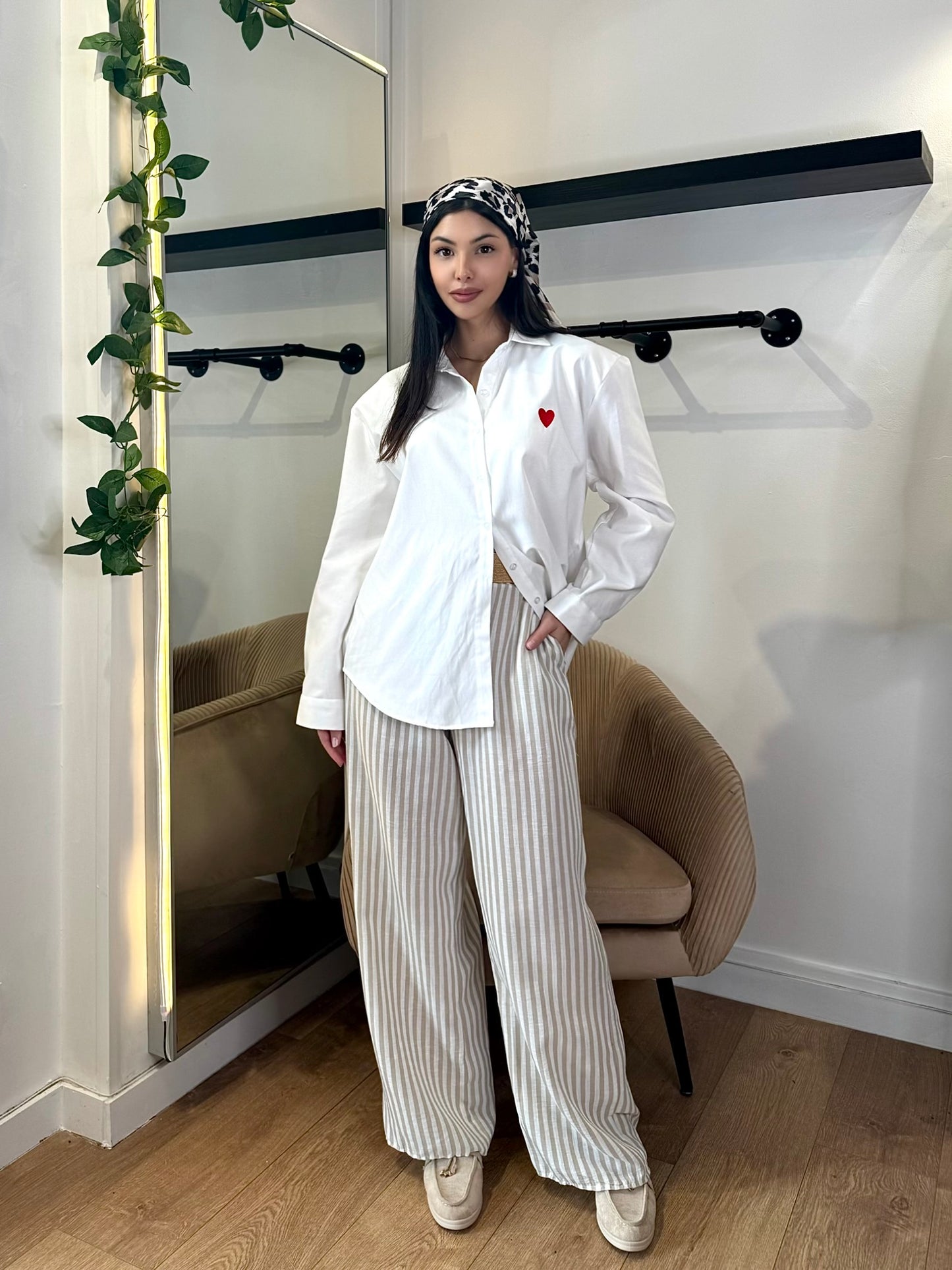 PANTALON LEGER RAYÉ BEIGE AVEC CEINTURE