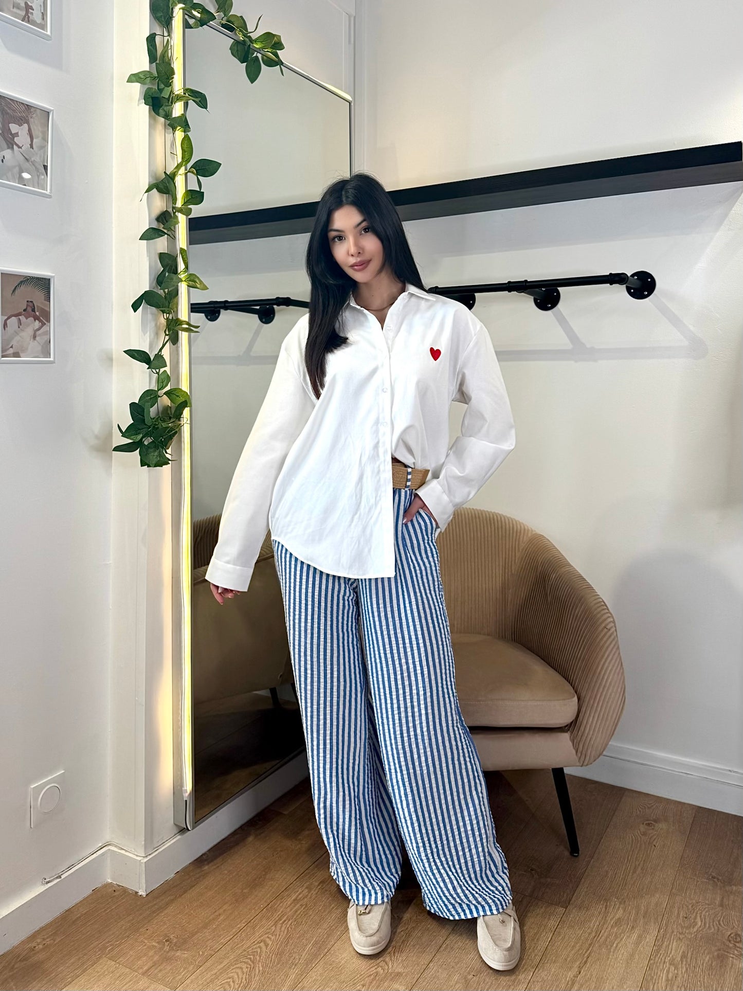 Chemise cœur blanche – Élégance romantique & moderne