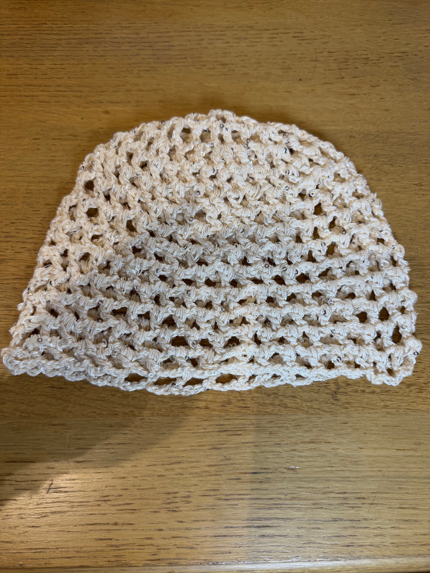 BONNET EN CROCHET ÉCRU