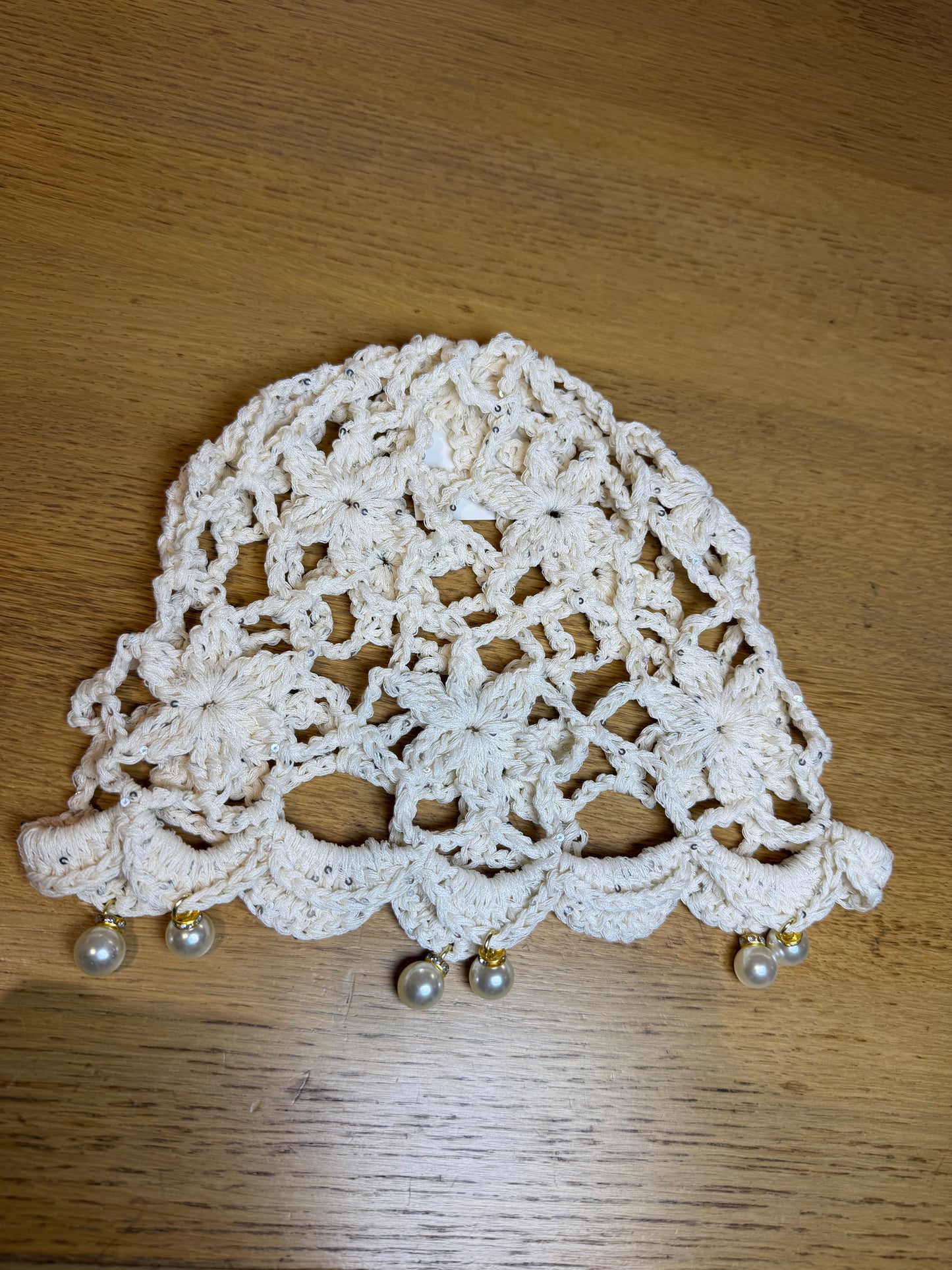 BONNET EN CROCHET PERLES