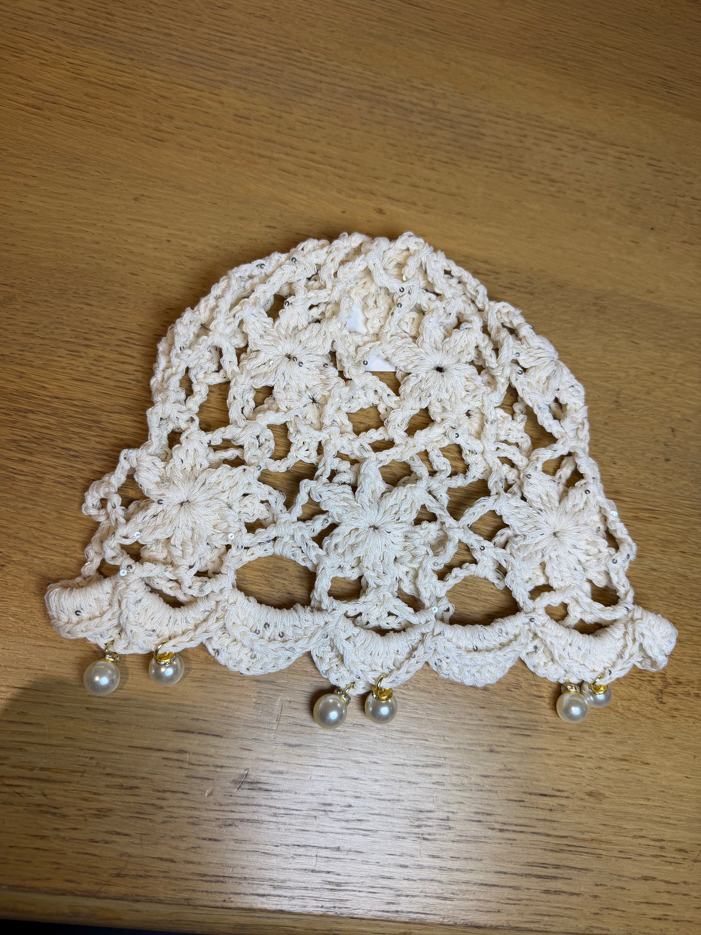 BONNET EN CROCHET PERLES