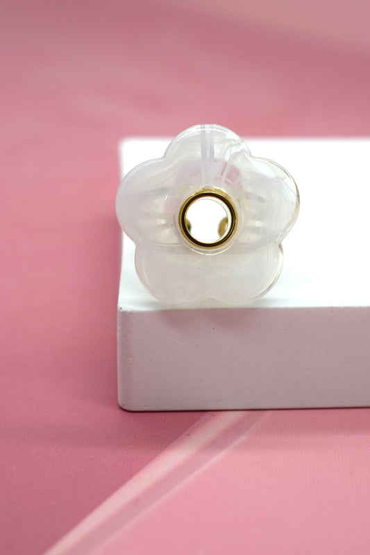 BAGUE FLEUR BLANC LAITEUX